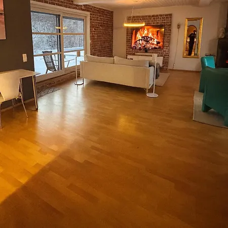 Séjour chez l'habitant In Spaceious With Seaview In Center Kirkenes