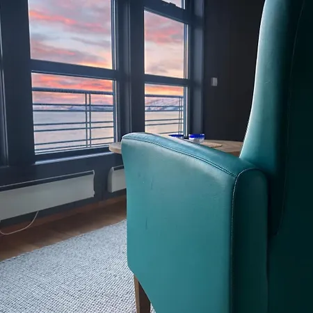 Séjour chez l'habitant In Spaceious With Seaview In Center